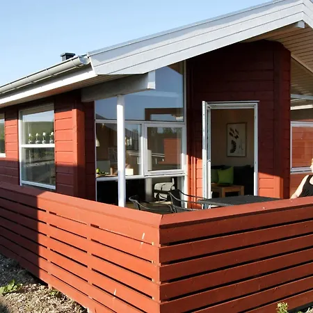 6 Person In Tranekaer-by Traum